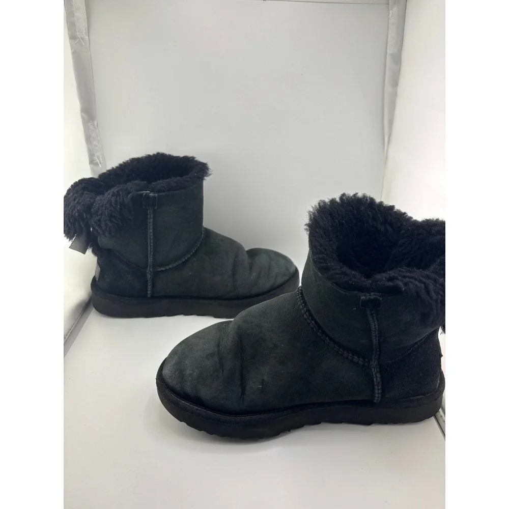 UGG Gita Black Suede Sheepskin Bow Ankle Boots Womens Size 7 1018517
